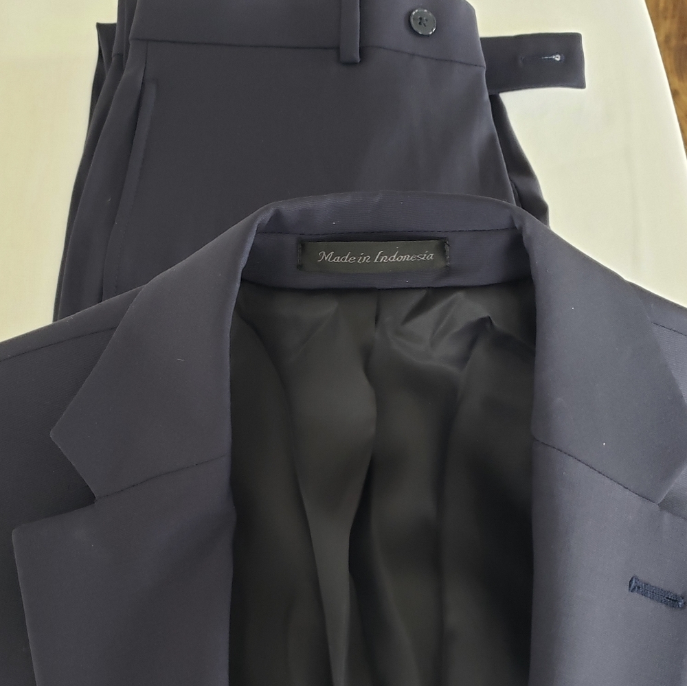 Calvin Klein Navy Blue Wool Slim Fit Two Piece Suit